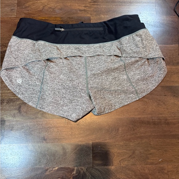 lululemon athletica Gray and Black Speed Up‎ Athletic Shorts, Gray/Black, Size 8 - Picture 5 of 13